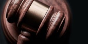 ¿Cuáles son los problemas legales asociados con Torrenting?